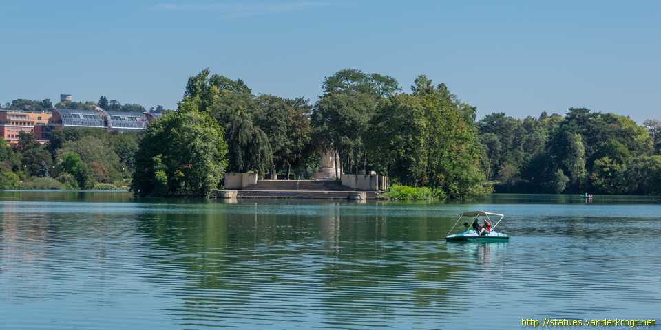 Lyon - Monument aux Morts de Île du Souvenir