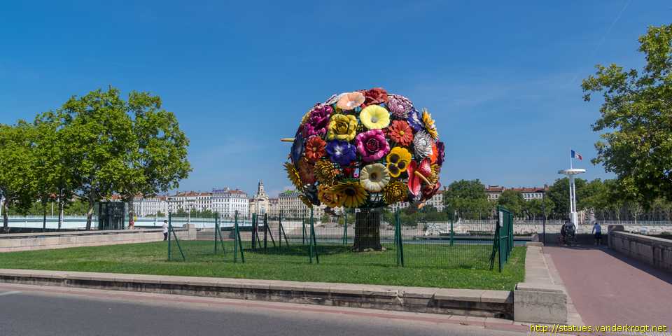 Lyon - Flower Tree
