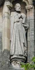 Sleaford / Façade statues of St. Denys' Church