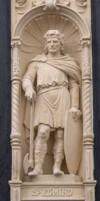 Bury St. Edmunds - Four Kings and a Roman General