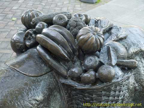 Newport - Casnewydd  / This Little Piggy Went to the Market