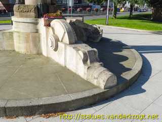 Newport - Casnewydd / Merchant Navy Memorial - Navigator