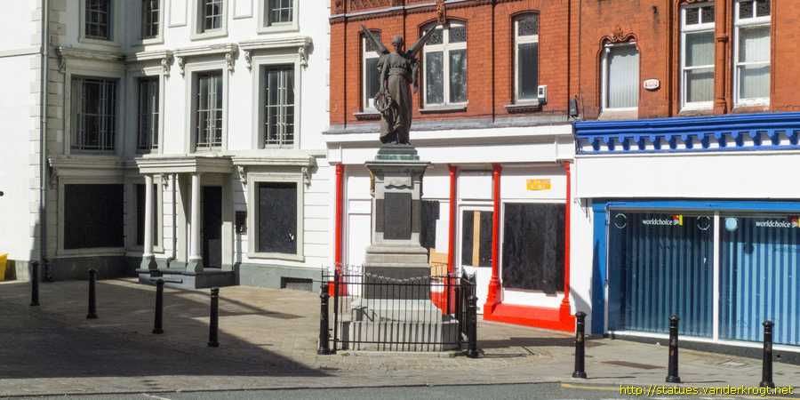 Denbigh - Dinbych / War Memorial - Cofeb rhyfel