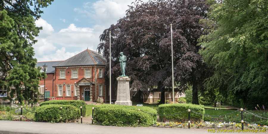 Llandrindod Wells - Llandrindod / War Memorial - Cofeb rhyfel