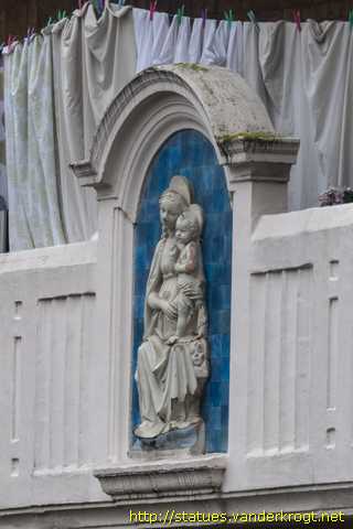 London - Saint Mary and Child