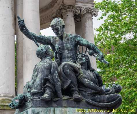 Liverpool - Queen Victoria Monument