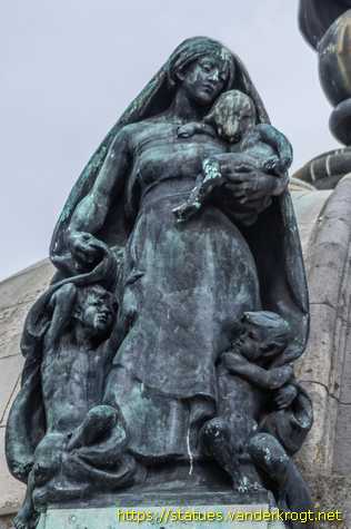 Liverpool - Queen Victoria Monument