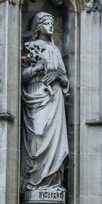 Oxford - Statues at the St. Mary Magdalen Church