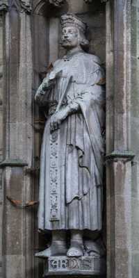 Oxford - Statues at the St. Mary Magdalen Church