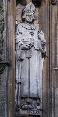 Oxford - Statues at the St. Mary Magdalen Church