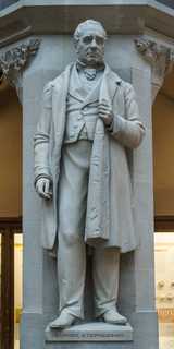 Oxford - Statues of Scientists