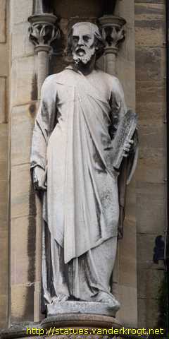 Bristol - Sculptures at Bristol's Cathedral