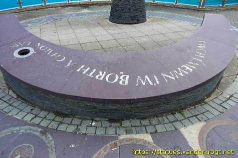 Holyhead - Caergybi - Holyhead Sculpture - Cerflun Caergybi