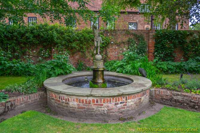 York - Classical statues
