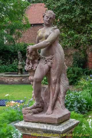 York - Classical statues