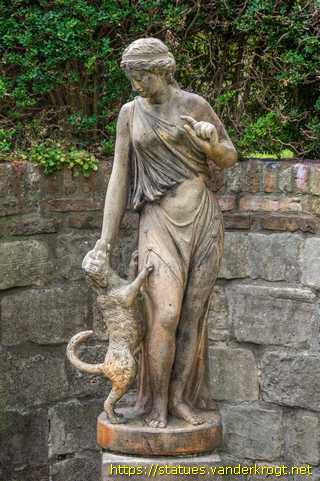 York - Classical statues