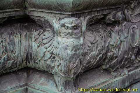 Leeds - Queen Victoria