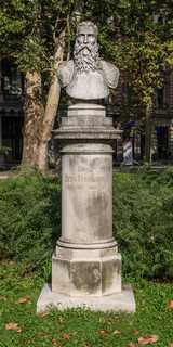 Zagreb - Poprsja značajnih hrvatskih ličnosti