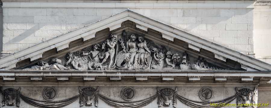 Dublin - Baile Átha Cliath / The Custom House Statues