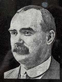 Cobh - <i>An Cóbh</i> / James Connolly - <i>Séamas Ó Conghaile</i>