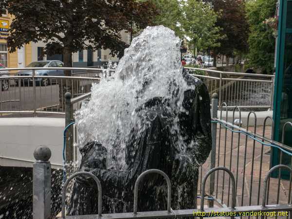 Clonakilty - Cloich na Coillte / Headless fountain