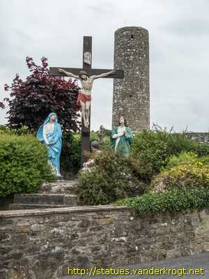 Aghagower - Achadh Ghobhair / Saints' statues around St. Patrick's Church