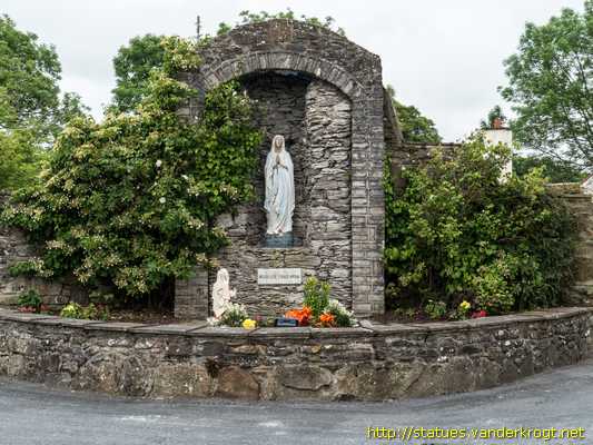 Aghagower - Achadh Ghobhair / Saints' statues around St. Patrick's Church