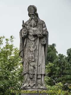 Castlebar - Caisleán an Bharraigh / Saints' Statues at the Church of the Holy Rosary