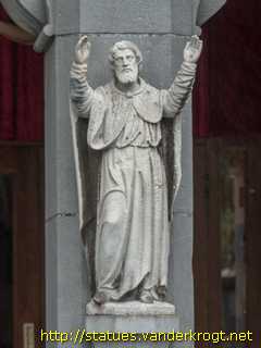 Castlebar - Caisleán an Bharraigh / Saints' Statues at the Church of the Holy Rosary