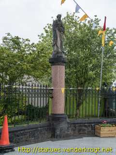 Castlebar - Caisleán an Bharraigh / Saints' Statues at the Church of the Holy Rosary