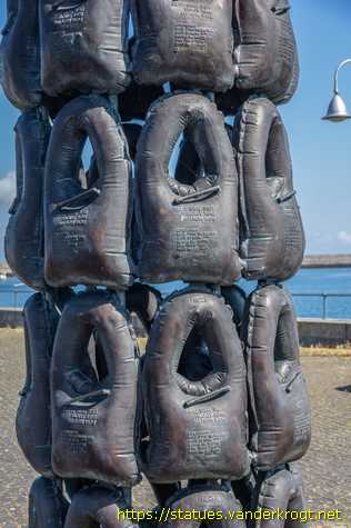 Dún Laoghaire - Commemorative Tower to the Hobblers