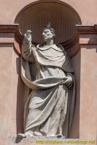 Faenza - Statue dei Santi alla Chiesa di San Domenico