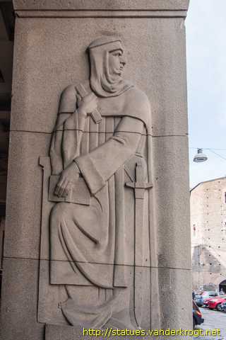 Bologna - Sei figure allegoriche