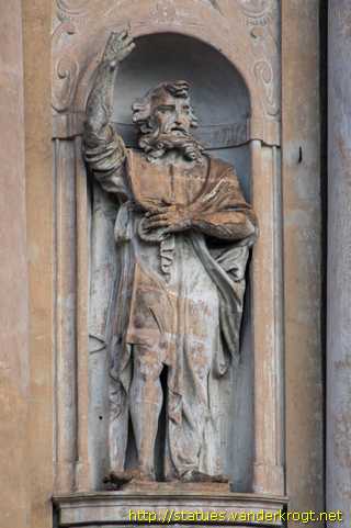 Reggio nell'Emilia - Statue all'Oratorio del Cristo