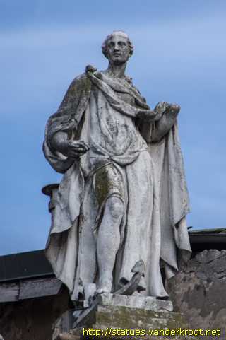 Reggio nell'Emilia - Statue all'Oratorio del Cristo