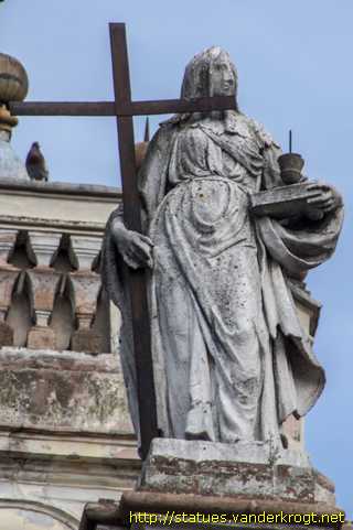 Reggio nell'Emilia - Statue all'Oratorio del Cristo