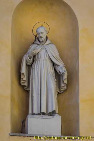 Carrara - Statue dei Santi alla Chiesa del Carmine