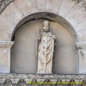 Lucca - Sculture alla Chiesa di Santa Maria Forisportam