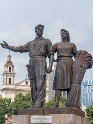 Vilnius - Žaliasis tiltas su skulptūromis