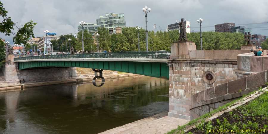 Vilnius - Žaliasis tiltas su skulptūromis