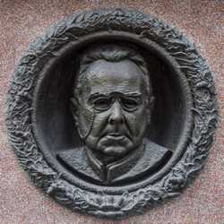 Kaunas - Maironis mauzoliejus