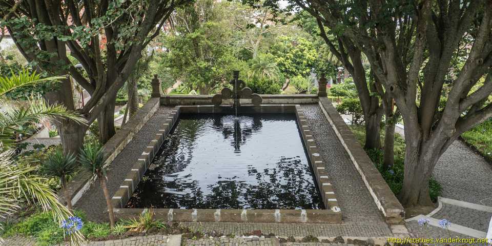 Angra do Heroísmo - Estátua do "Preto"