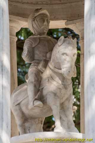 Elvas - Estátua Equestre de D. Sancho II na Fonte da Misericórdia