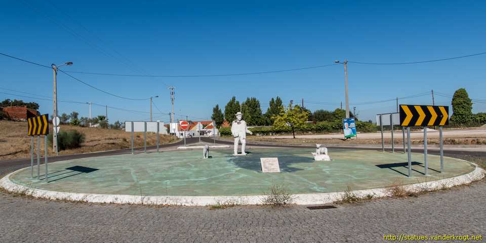 Rio de Moinhos - Monumento ao Tocador de Gado