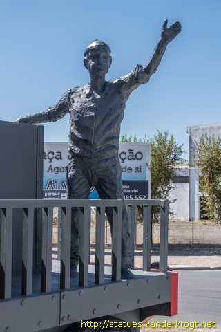 Cuba - Monumento ao Trabalhador de Caminhos de Ferro