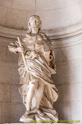 Lisboa - Estátuas na Igreja de São Vicente de Fora