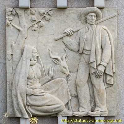 Lisboa - Baixos-Relevos no Museu de Arte Popular (Fachada poente)