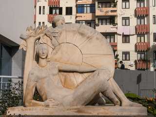 Funchal - Alegorias do Hospital Cruz de Carvalho