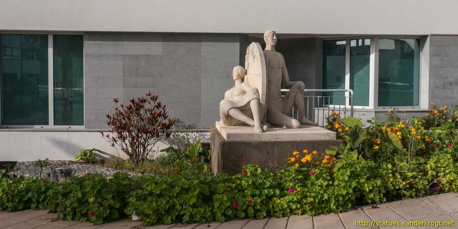 Funchal - Alegorias do Hospital Cruz de Carvalho