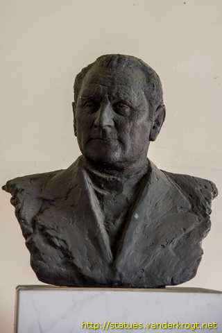 Novo mesto - Spominska loža herojev